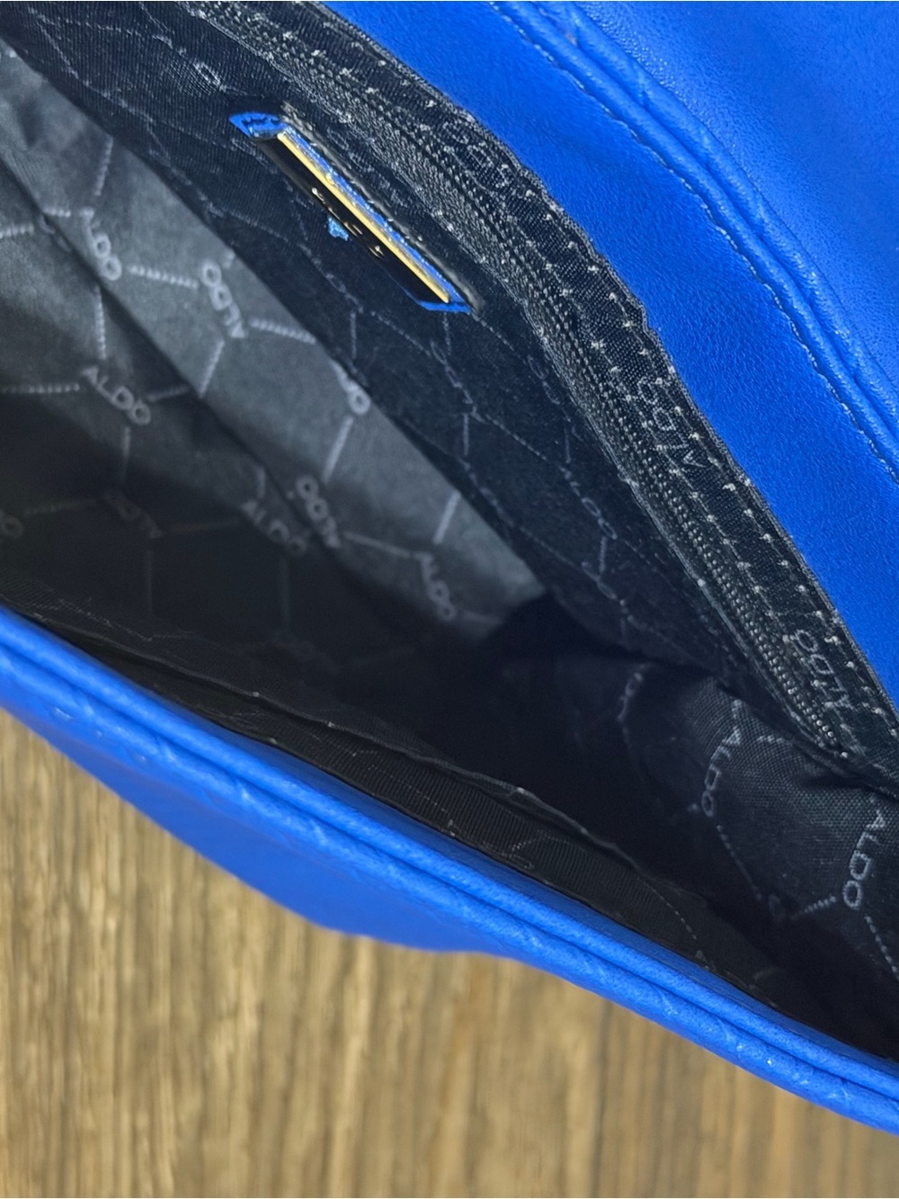 Aldo Electric Blue Crossbody Bag with Gold Chain - Picture 8 of 10